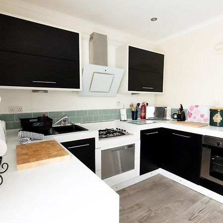 Willow Cottage - Cost 3 Bed Cottage In Penrhyn Bay With Sea Views With Access To Snowdonia Rhôs-on-Sea Exterior foto